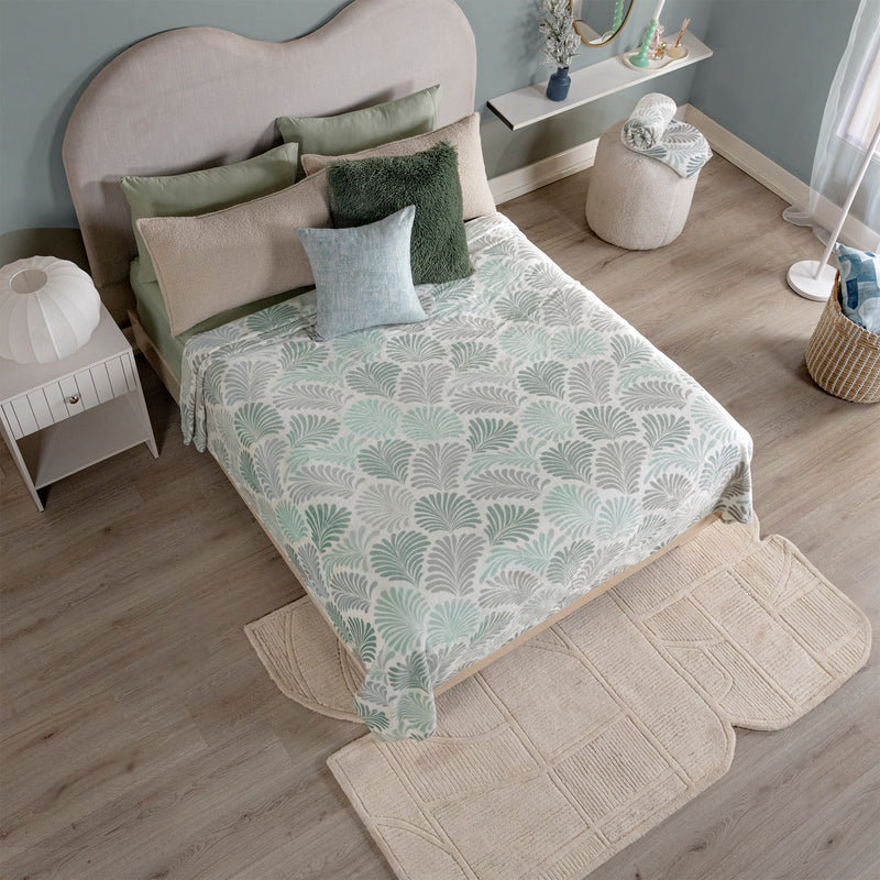 Lightweight Palm Blanket